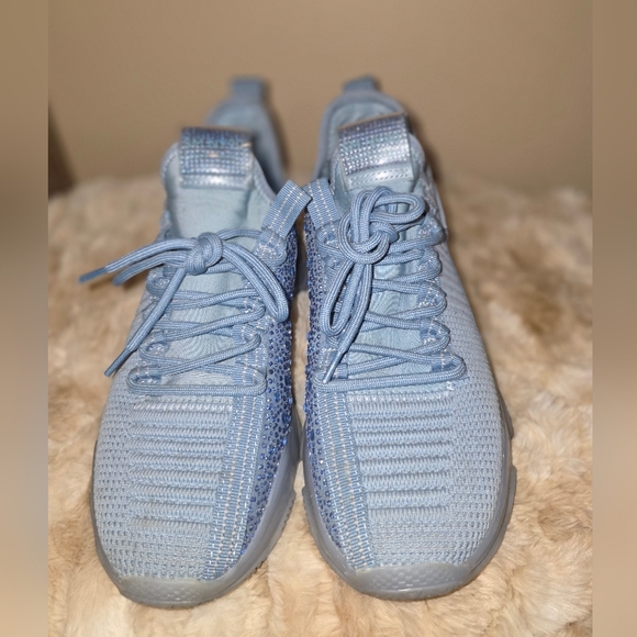 Stylish Light Blue Knit Sneakers - Picture 3 of 6